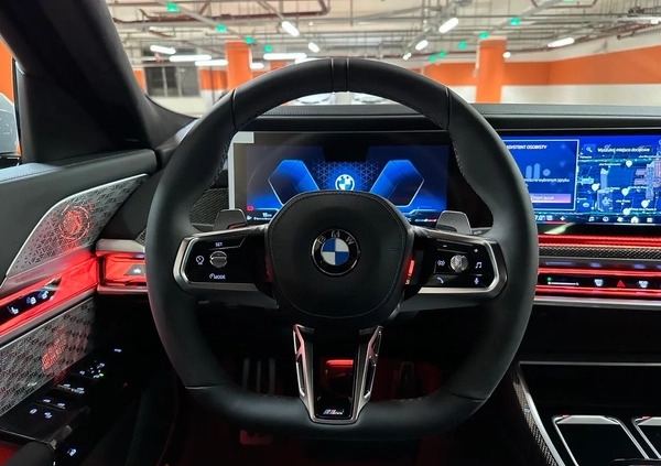 BMW Seria 7 cena 689000 przebieg: 4151, rok produkcji 2023 z Toruń małe 562